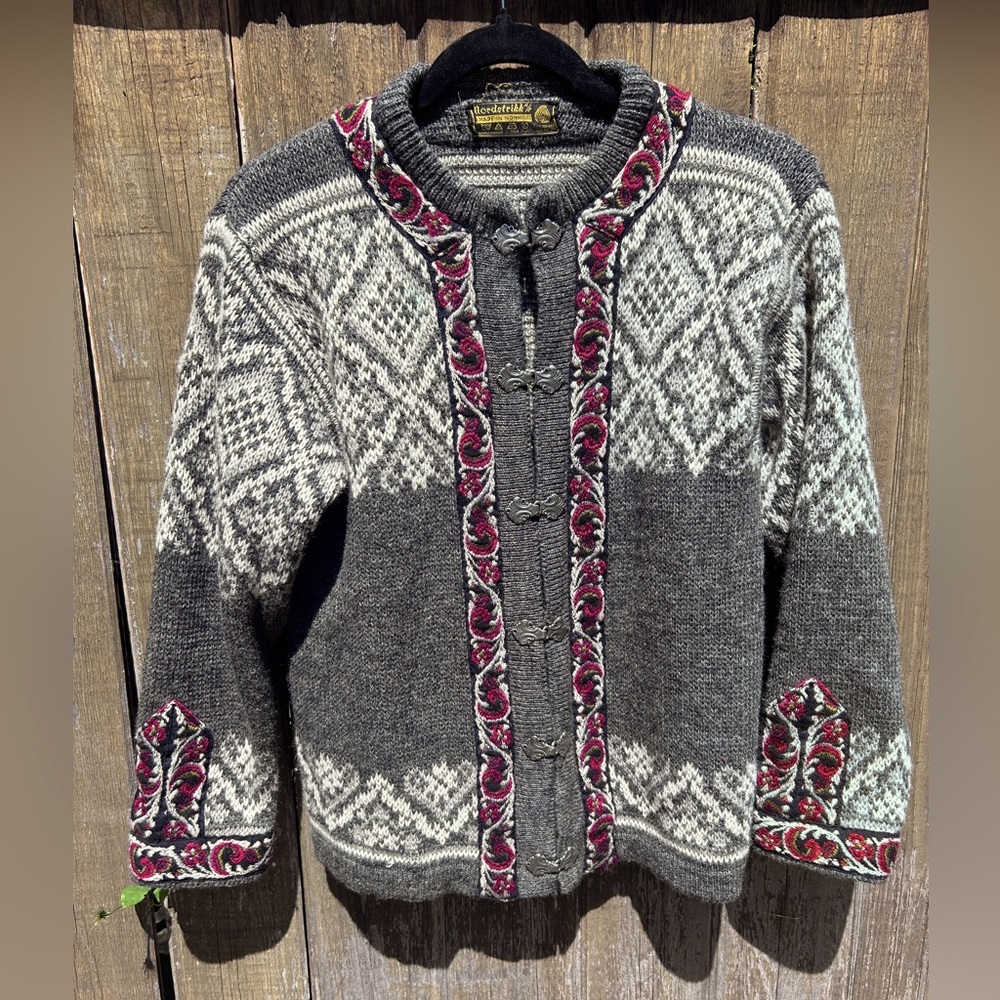 VINTAGE | Norwegian Gray Wool Cardigan with Red Embroidered Trim